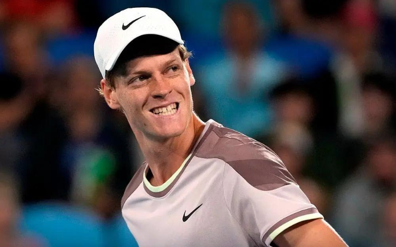 Sinner batte Djokovic