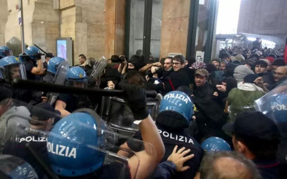 I violenti soffocano le manifestazioni