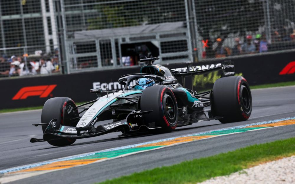 Russell in pole a Melbourne, Leclerc in seconda fila, male Verstappen