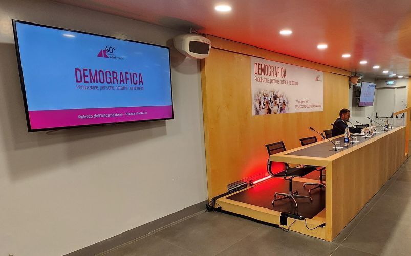 Denatalita', perché favorire l'immigrazione salverà l'Italia