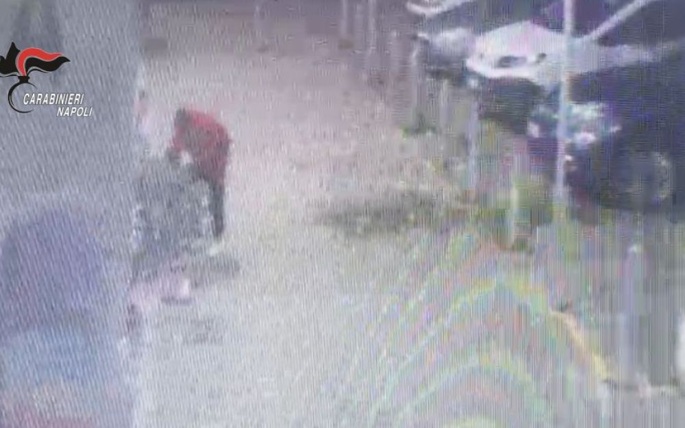 Tenta di rapire un bimbo di 5 anni al supermercato, 45enne arrestato a Caivano
