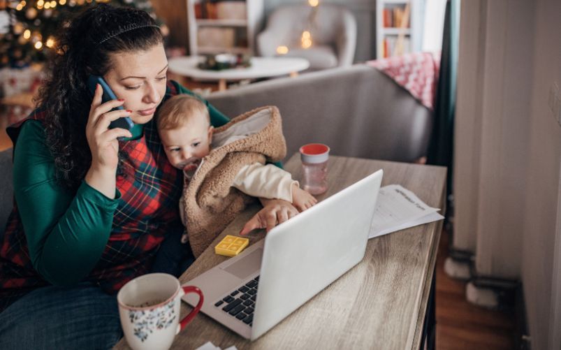 Figli e mamme che lavorano