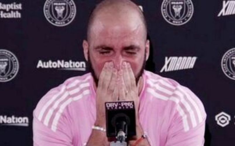 higuain in lacrime