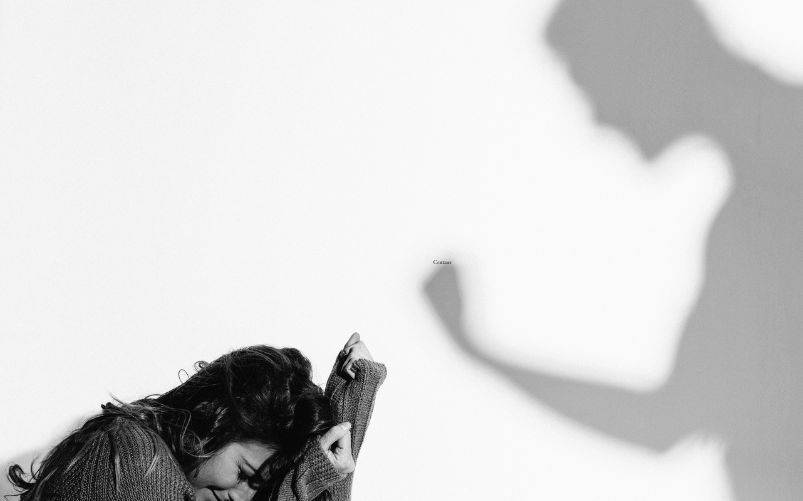 Caltanissetta violenza