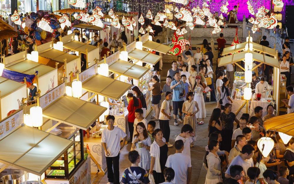Cina, obiettivo 60.000 miliardi di yuan di vendite al dettaglio entro il 2030