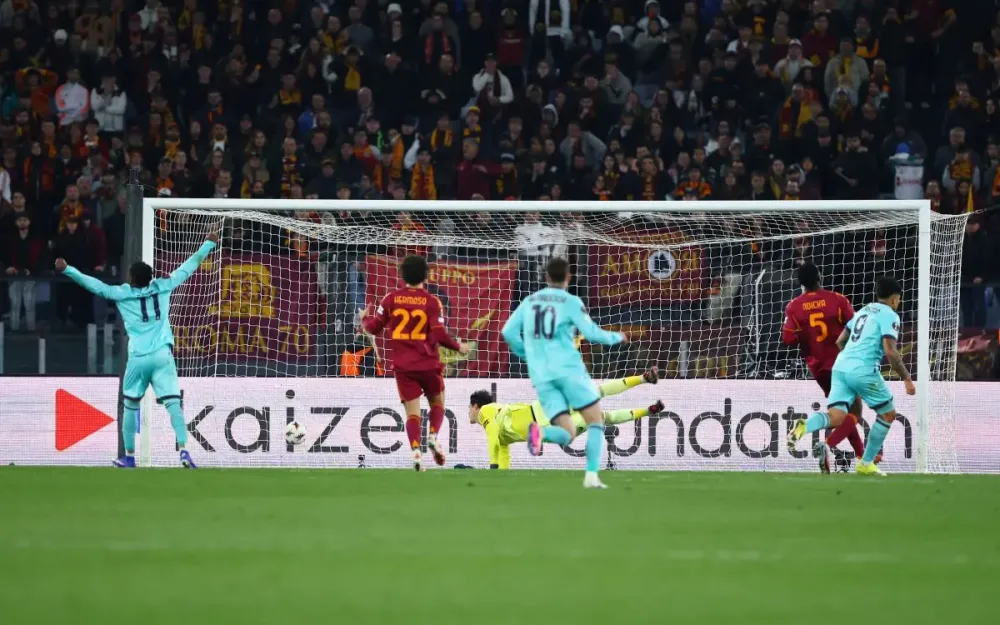 Il Bologna ai quarti di Europa League, Roma ko ai supplementari