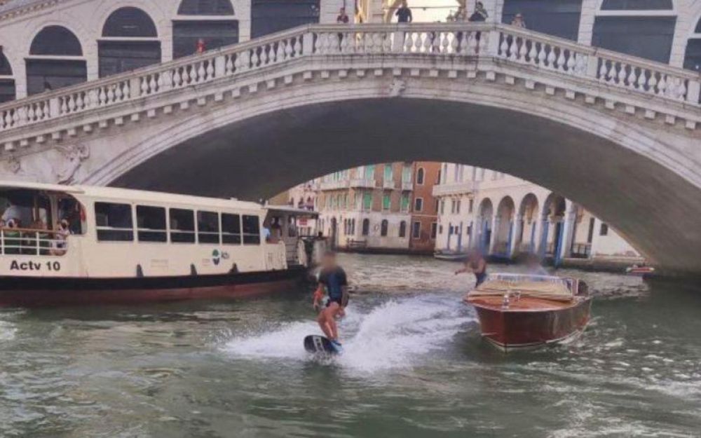 surf in canal grande