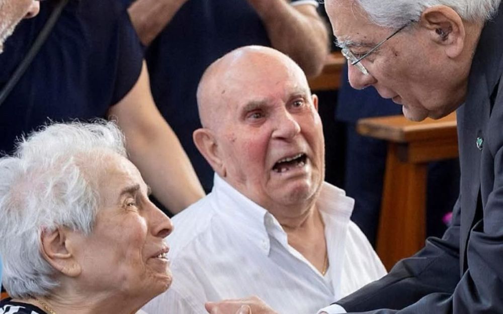 Funerali carabiniere Legrottaglie Mattarella abbraccia i familiari