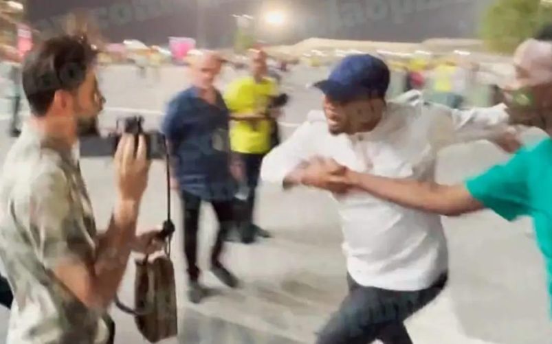 eto'o aggredisce un blogger