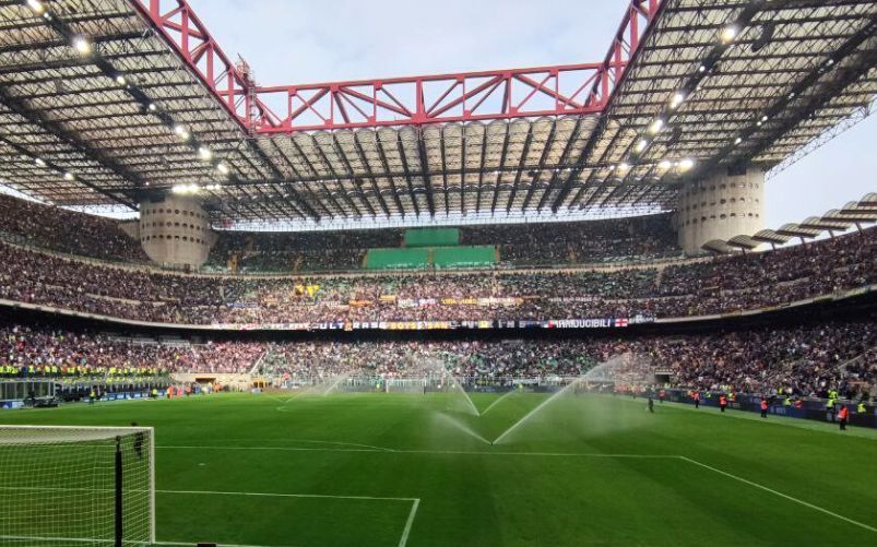 riflettori stadio