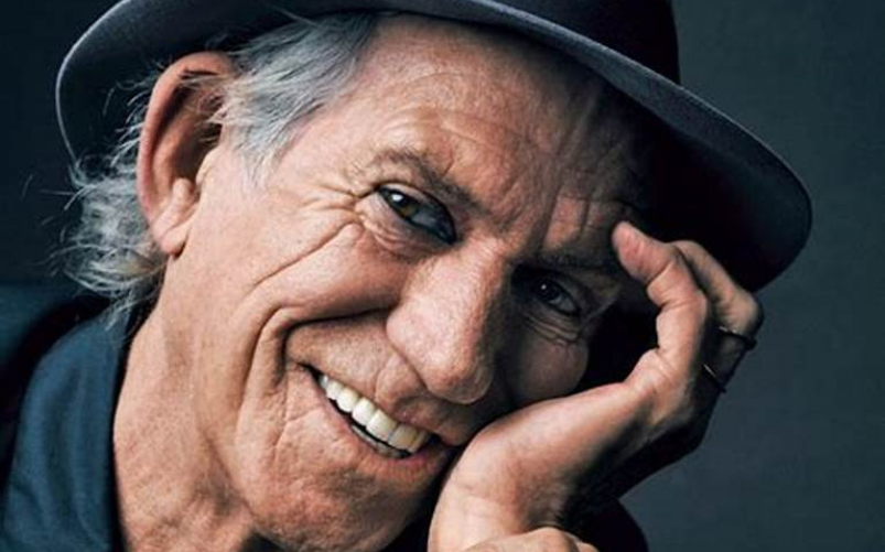 Keith Richards compie 80 anni