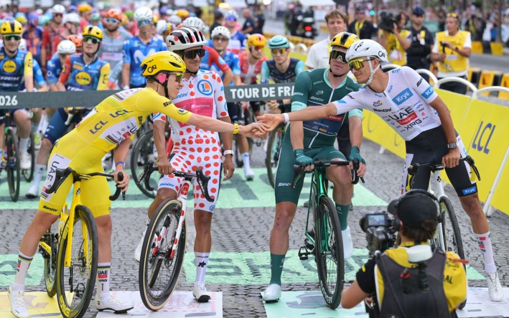 Al Tour pokerissimo di Pogacar, sui Campi Elisi vince Van Der Poel