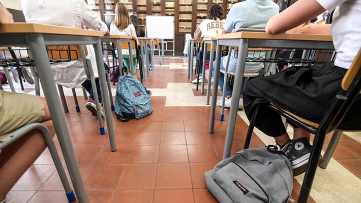 prof sospesa a chioggia