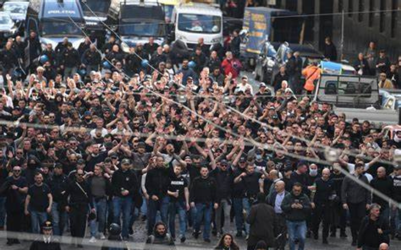 Tifosi Eintracht a Napoli