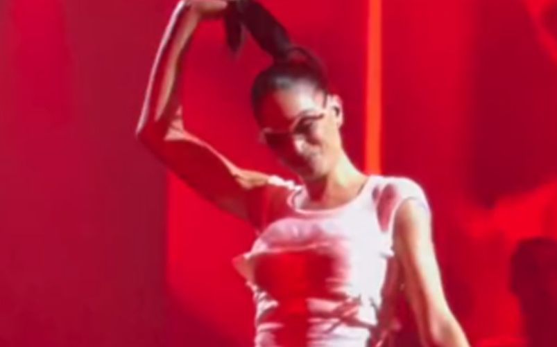 Elodie perde extension