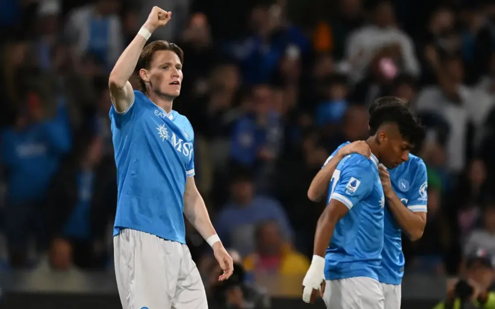 Poker alla Cremonese, il Napoli rimanda la festa scudetto dell’Inter