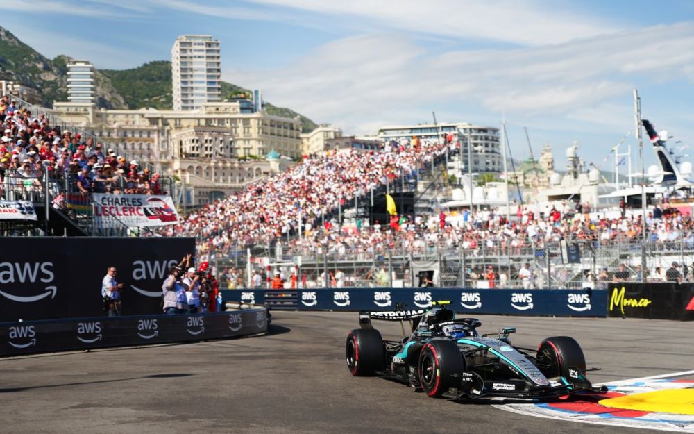 Antonelli in pole a Montecarlo, Ferrari in seconda fila