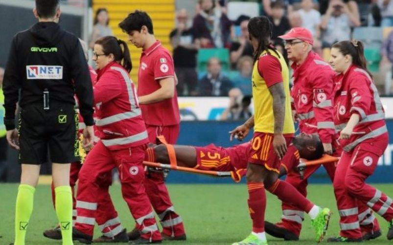 Malore in campo per Ndicka
