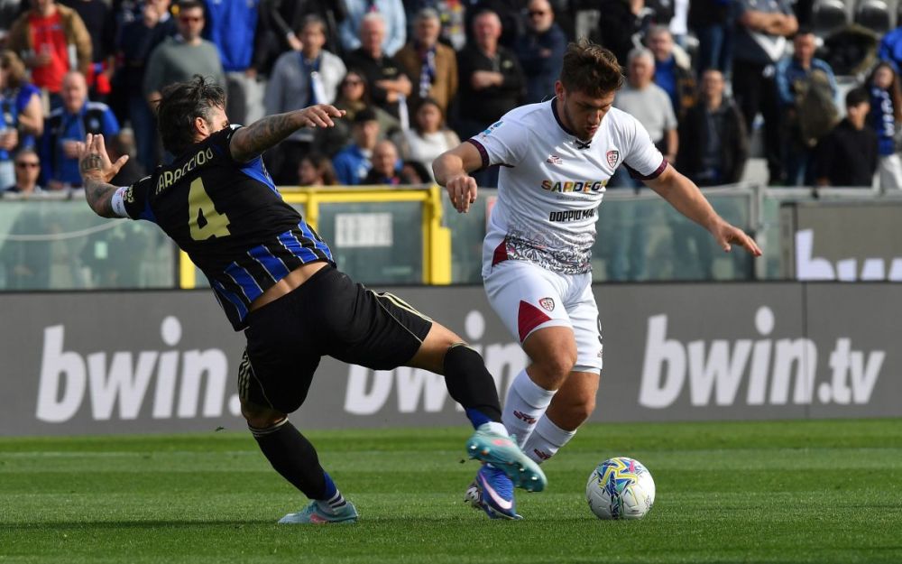 Il Pisa in dieci piega 3-1 il Cagliari, doppietta di Caracciolo