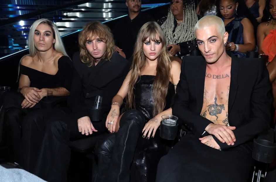 I Måneskin sono best rock agli Mtv Vma con un pezzo pop: e il New York Times si chiede...