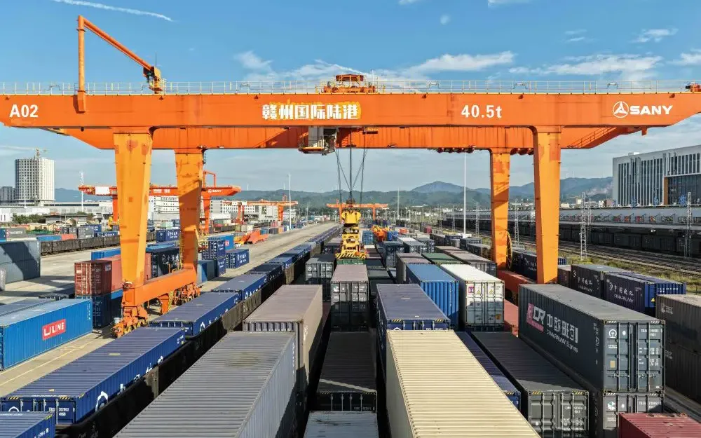 Cina, a maggio il Vertice globale sul commercio e gli investimenti