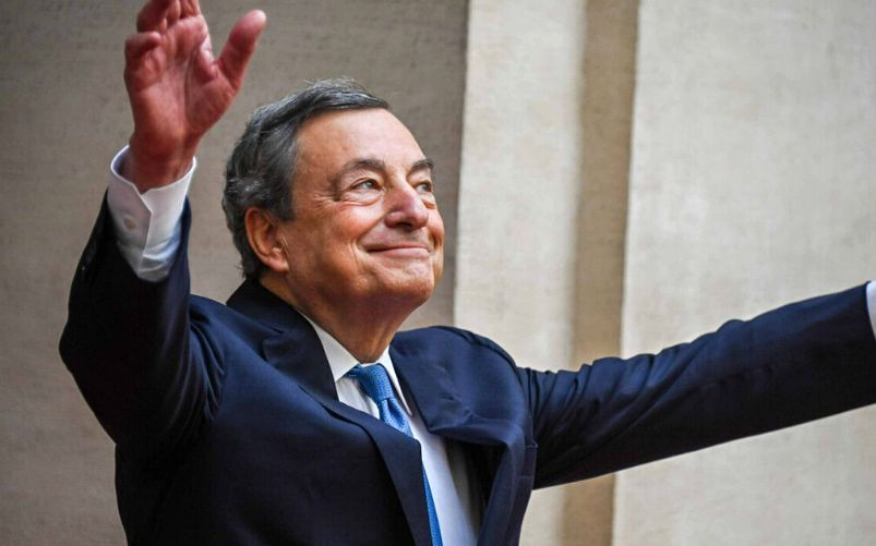 applausi a mario draghi