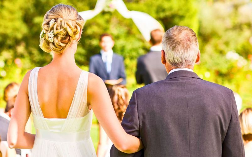 Svezia padre accompagna la sposa