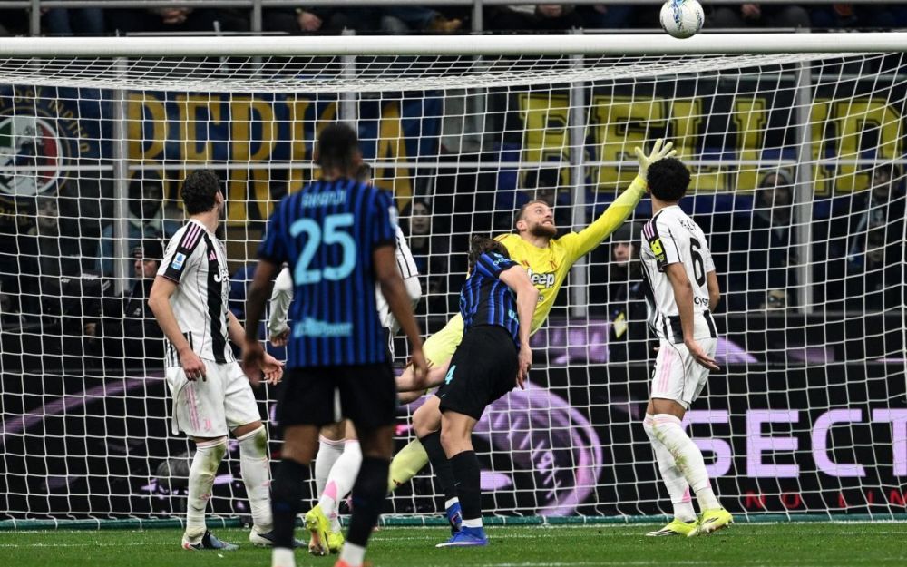 L’Inter piega 3-2 la Juve e prova la fuga in vetta