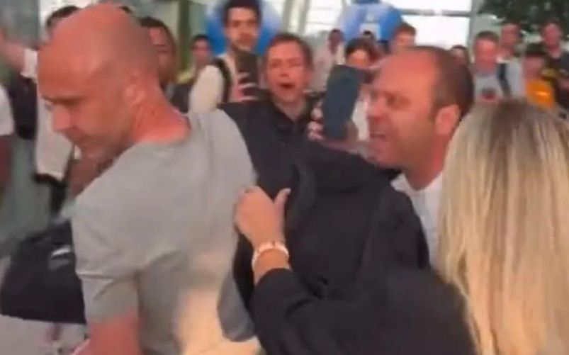 Arbitro Taylor aggredito