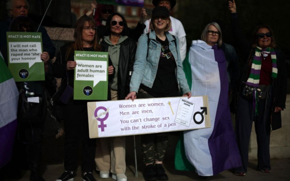 Regno Unito, per la Corte Suprema illogico considerare donna chi non nasce donna