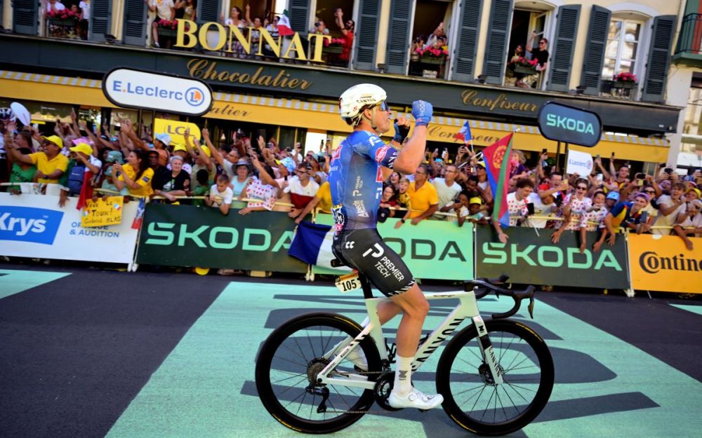 Philipsen si sblocca al Tour, Pogacar in controllo