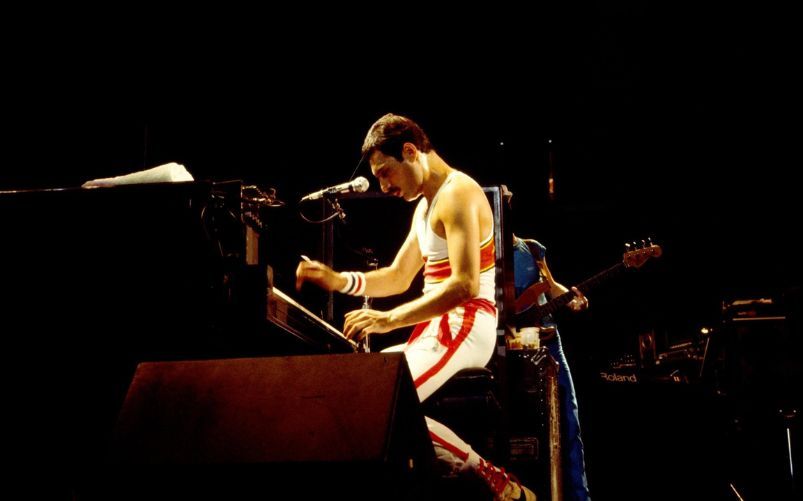 Asta Freddy Mercury pianoforte