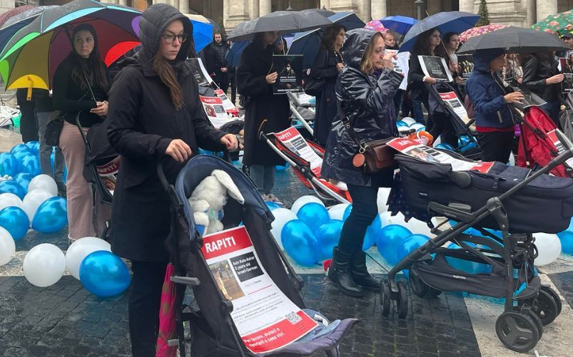 Passeggini vuoti in Campidoglio