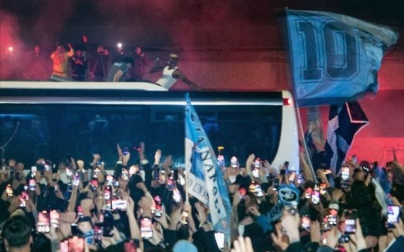 Napoli tifosi smartphone