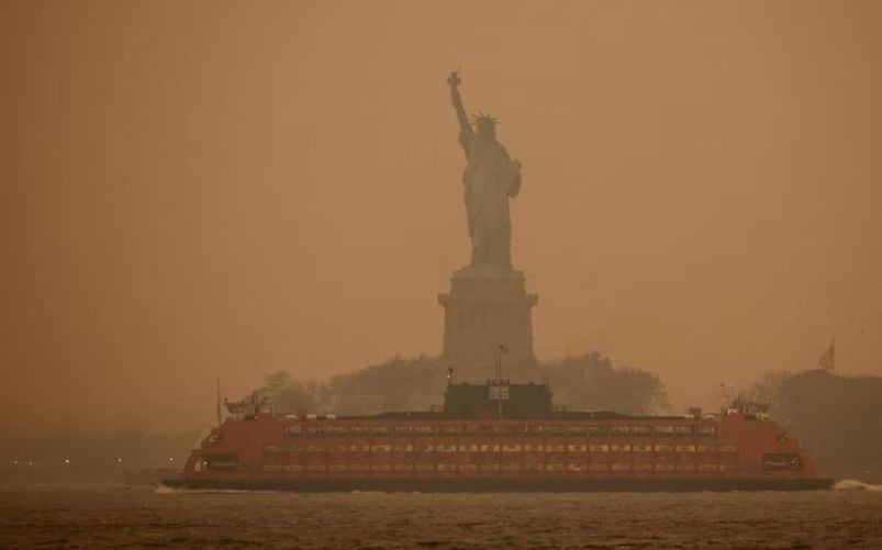 Nebbia gialla su New York