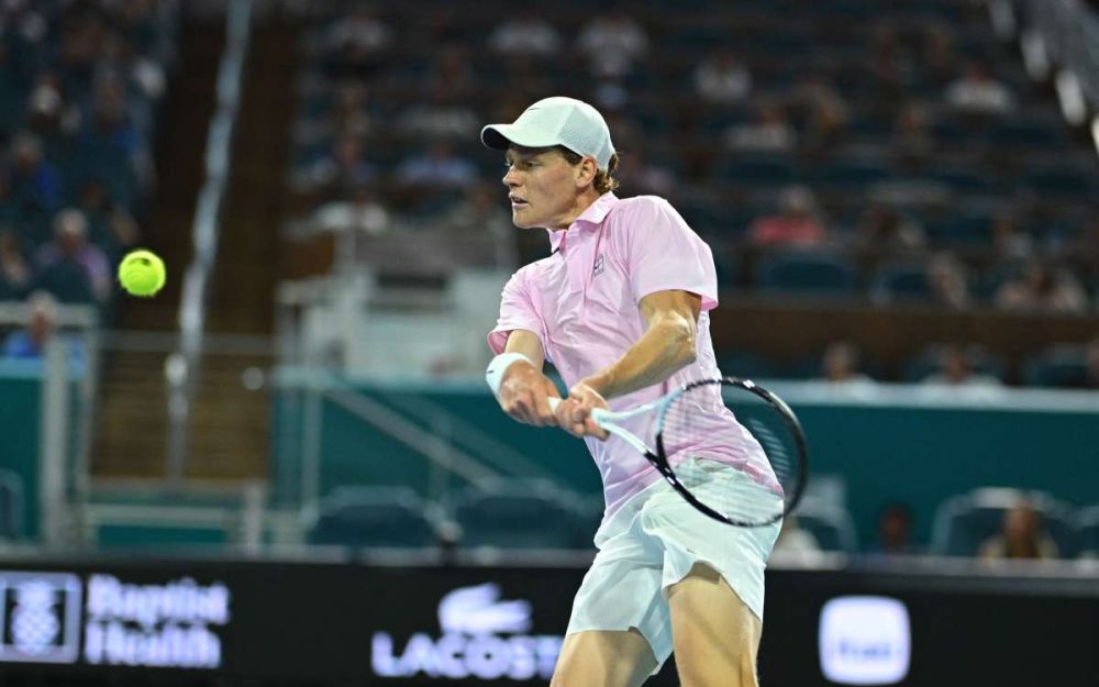 Sinner batte Michelsen e si qualifica per i quarti del Miami Open