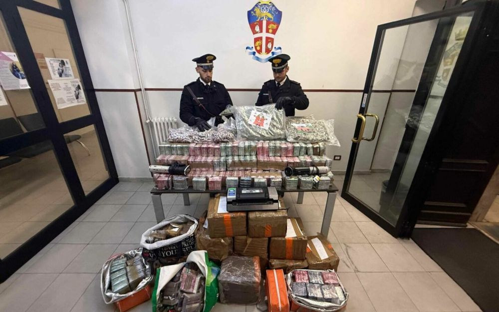 Carabinieri scoprono deposito di droga per 2,5 milioni di euro, 3 arresti a Roma