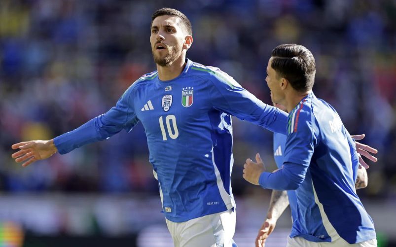 Italia batte Ecuador