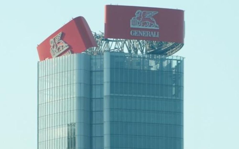 Collassa insegna Generali