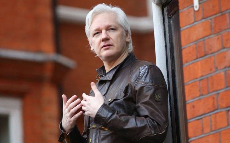 Julian Assange libero