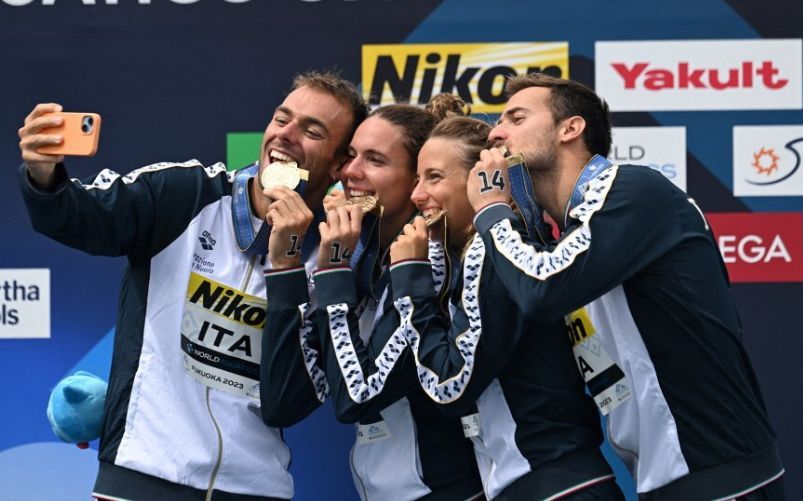 Mondiali nuoto Italia oro staffetta