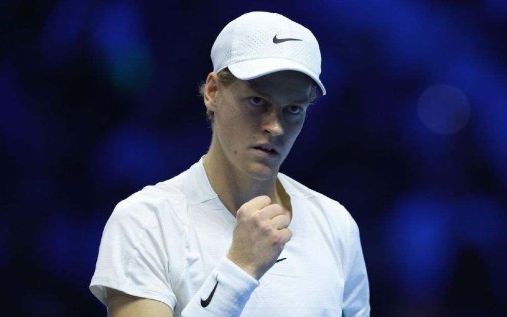 Sinner batte Tsitsipas