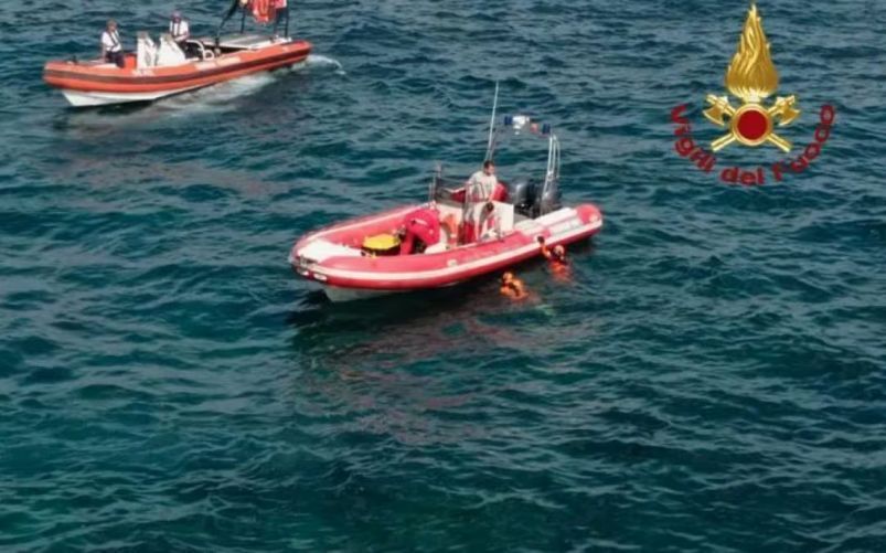 Barca a vela affonda nel palermitano