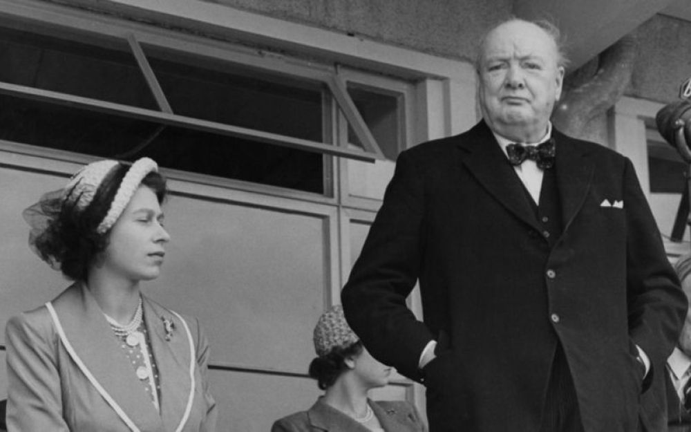 regina Elisabetta II e Churchill