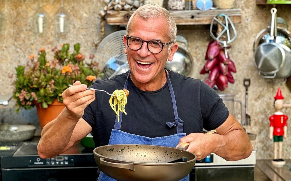 Max Mariola