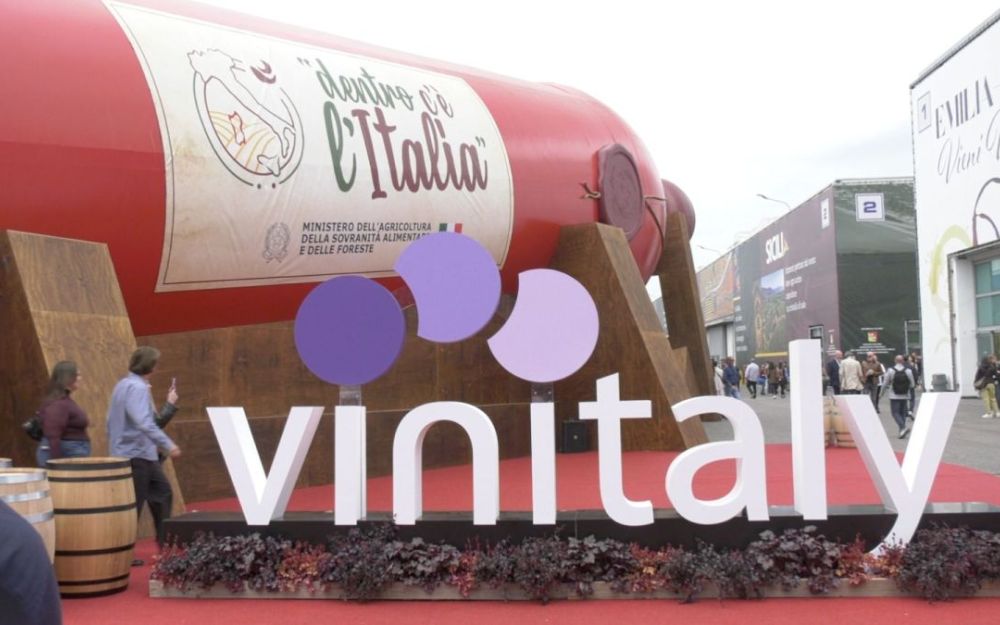 Vinitaly, Lollobrigida “Il vino racconta i nostri territori”