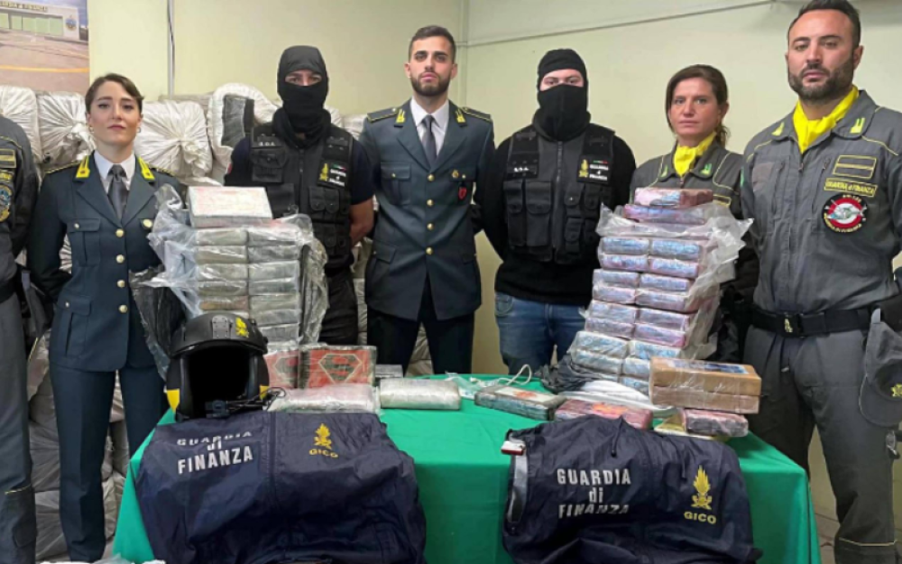 Due tonnellate di cocaina