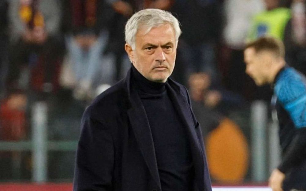 Esonerato Mourinho