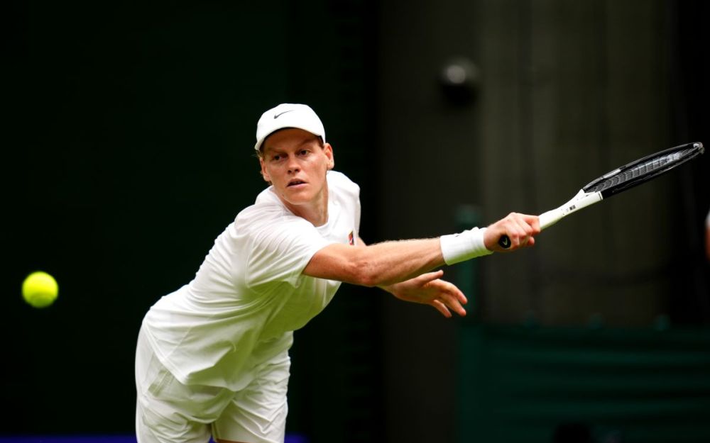 Sinner soffre al debutto a Wimbledon ma batte Kecmanovic in 5 set