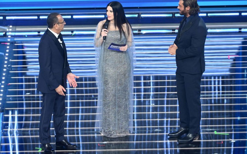 Da Tiziano Ferro a Can Yaman, al via Sanremo con omaggio a Baudo